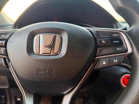 Used 2018 Honda Accord LX image 29