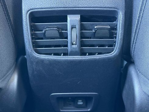 Used 2022 Toyota Corolla Cross LE image 15