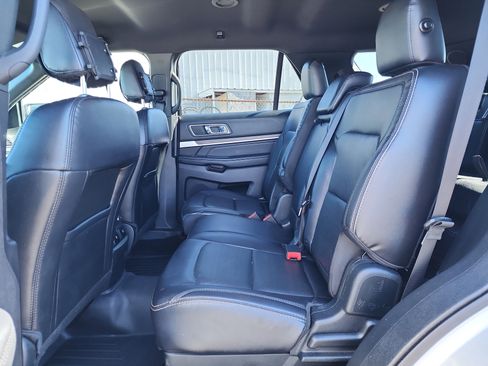 Used 2019 Ford Explorer Limited w/ Class III Trailer Tow Package image 11