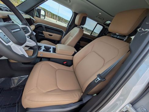 New 2026 Land Rover Defender 110 X-Dynamic SE image 20