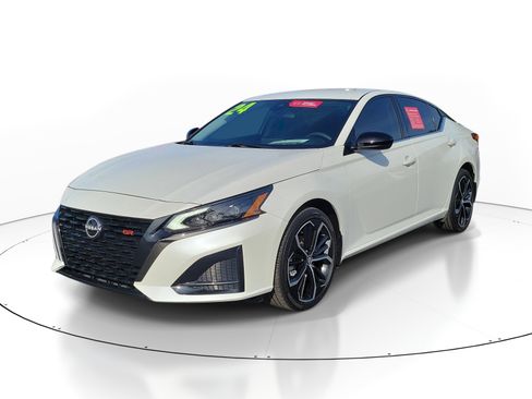 Certified 2024 Nissan Altima 2.5 SR AWD/4WD image 3