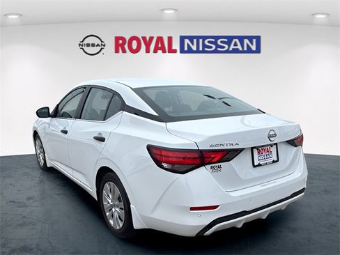 Used 2025 Nissan Sentra S image 5