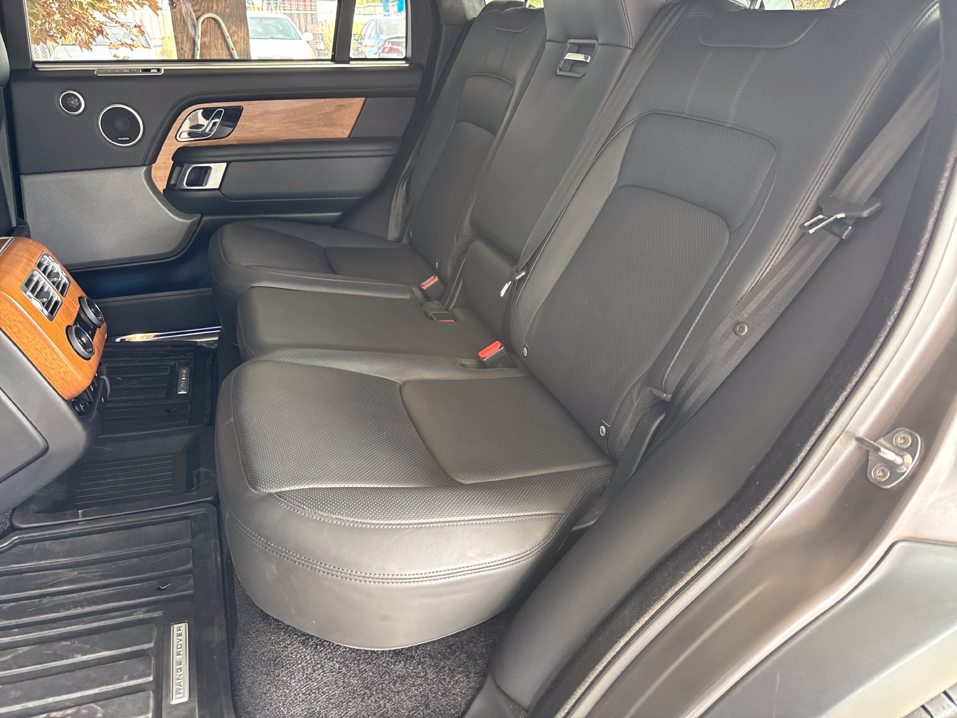 Used 2021 Land Rover Range Rover P525 Westminster Edition LWB AWD/4WD image 21