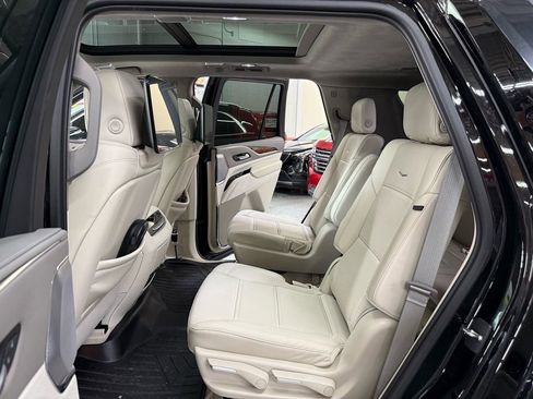Used 2023 Cadillac Escalade Sport Platinum image 15