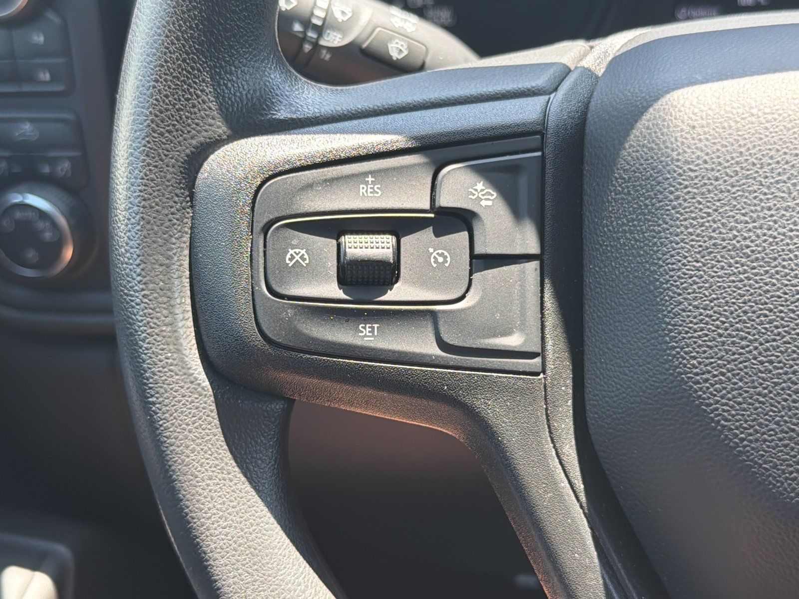 Used 2025 Chevrolet Silverado 1500 Custom Trail Boss w/ Turbomax Blackout Package AWD/4WD image 19