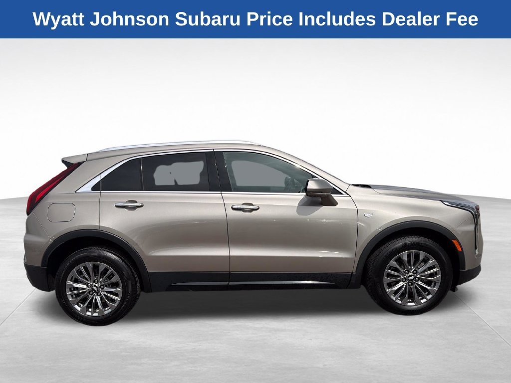 Used 2025 Cadillac XT4 Premium Luxury FWD image 12