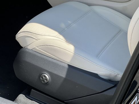 New 2026 Mercedes-Benz GLC 300 4MATIC image 19