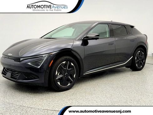 Used 2025 Kia EV6 Wind RWD image 1