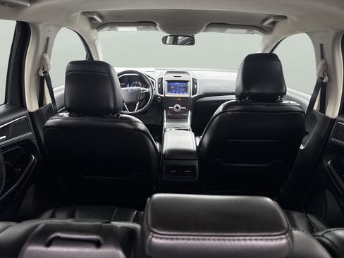 Used 2020 Ford Edge Titanium image 10