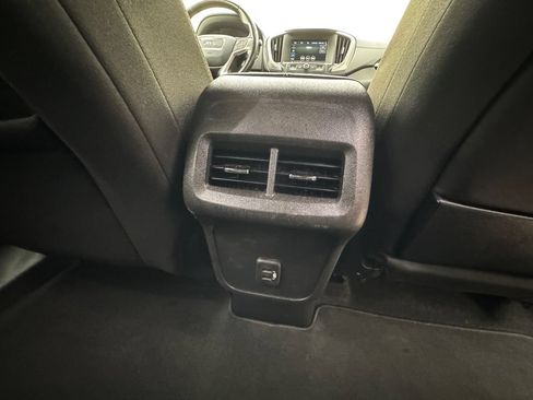 Used 2019 GMC Terrain SLE w/ Driver Convenience Package AWD/4WD image 34