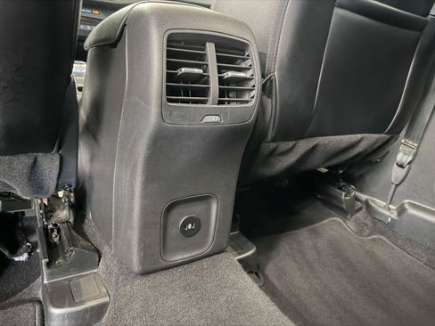 Certified 2024 Ford Escape Platinum AWD/4WD image 25