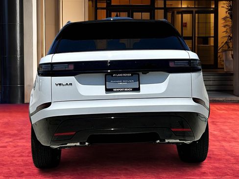 New 2026 Land Rover Range Rover Velar Dynamic SE image 4