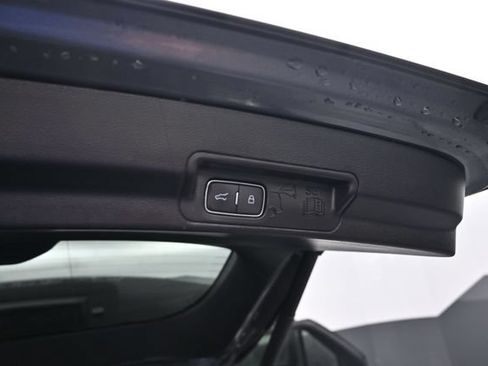 Used 2021 Ford Explorer XLT AWD/4WD image 7
