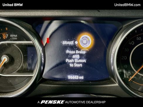 Used 2018 Jeep Wrangler Unlimited Sahara AWD/4WD image 14