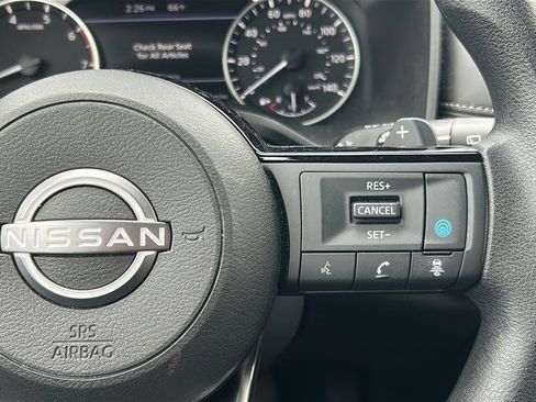 Used 2023 Nissan Rogue SV image 27