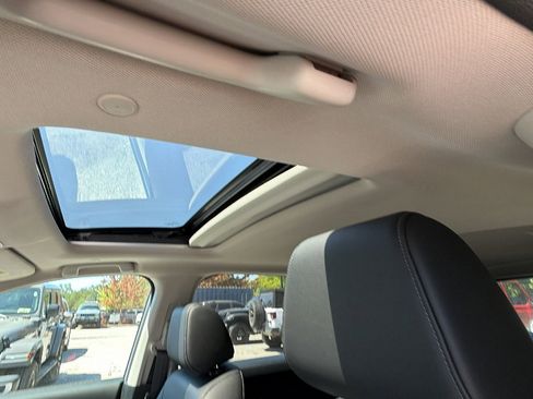 Used 2023 Honda CR-V EX-L image 14