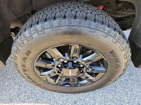 Used 2024 GMC Sierra 2500 AT4 w/ AT4 Premium Plus Package image 14