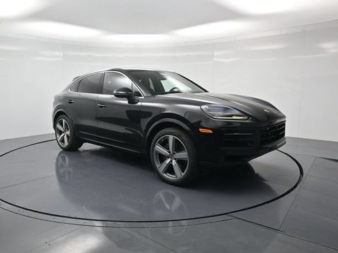 Certified 2026 Porsche Cayenne Coupe AWD/4WD image 32