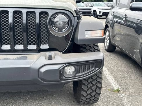 Used 2022 Jeep Wrangler Sport AWD/4WD image 4