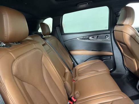 Used 2023 Lincoln Nautilus Reserve w/ Equipment Group 201A image 18