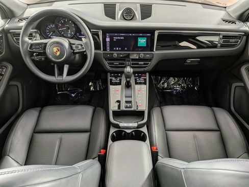 Certified 2025 Porsche Macan AWD/4WD image 21