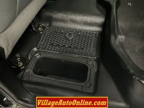 Used 2017 RAM 1500 4x4 Crew Cab image 27