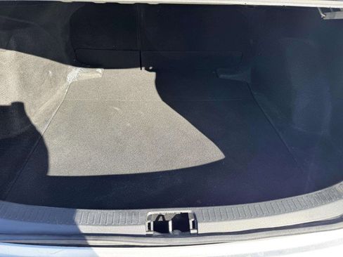 Used 2020 Toyota Corolla LE image 48