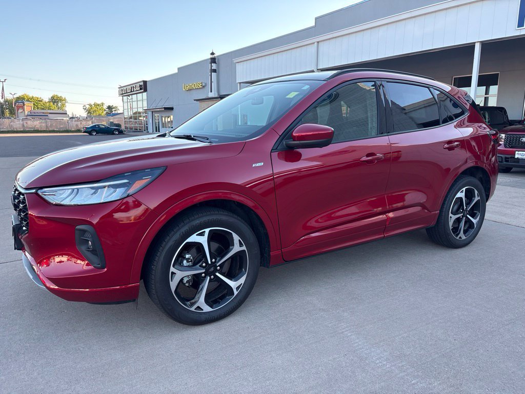 Used 2023 Ford Escape ST-Line Select w/ Tech Pack #2 AWD/4WD image 3
