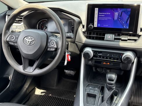 Used 2023 Toyota RAV4 LE FWD image 9