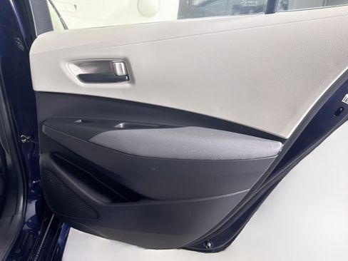Used 2022 Toyota Corolla LE FWD image 27