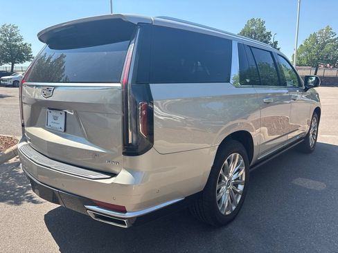 Used 2021 Cadillac Escalade ESV Premium Luxury w/ Driver Assist Tech Package AWD/4WD image 5
