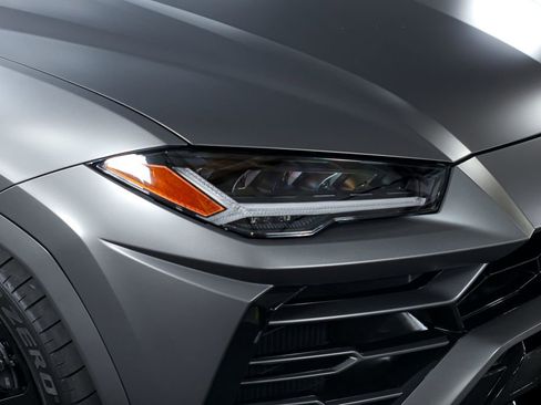 Used 2022 Lamborghini Urus image 9