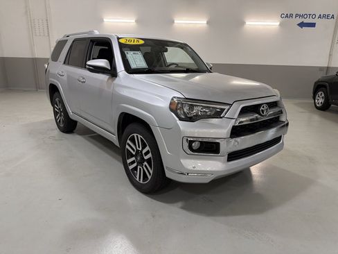 Used 2018 Toyota 4Runner Limited AWD/4WD image 4