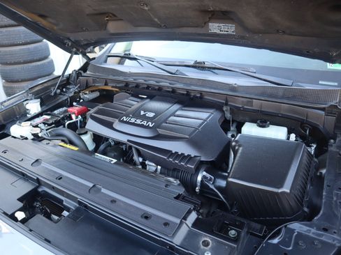 Used 2021 Nissan Titan SV w/ SV Convenience Package image 40