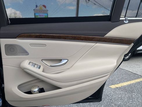 Used 2015 Mercedes-Benz S 550 4MATIC Sedan image 21