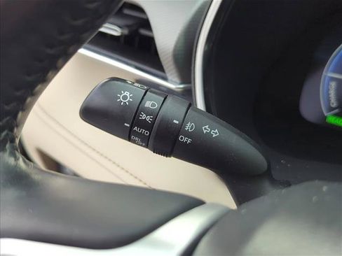 Used 2023 Toyota Highlander Platinum FWD image 19