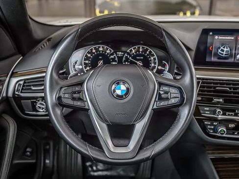 Used 2019 BMW 530i w/ Convenience Package RWD image 28