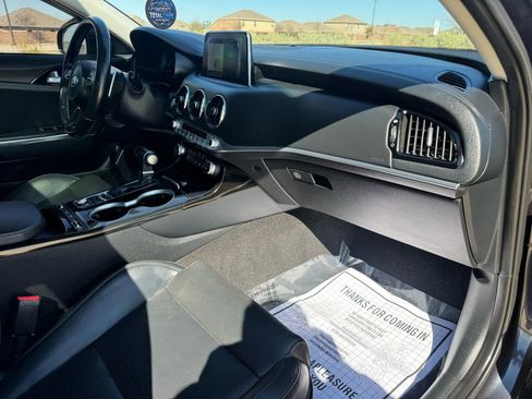 Used 2019 Kia Stinger Premium image 36