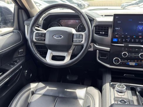 Used 2024 Ford Expedition Max XLT image 25