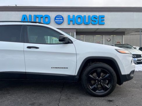 Used 2017 Jeep Cherokee Sport image 36