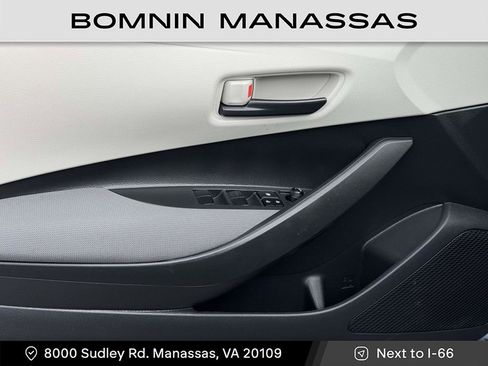 Used 2022 Toyota Corolla LE image 8