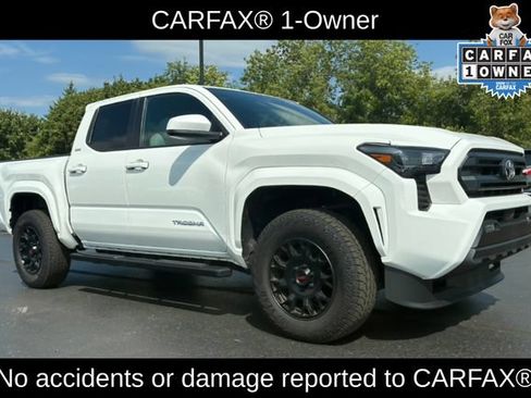 Used 2026 Toyota Tacoma SR5 AWD/4WD image 3
