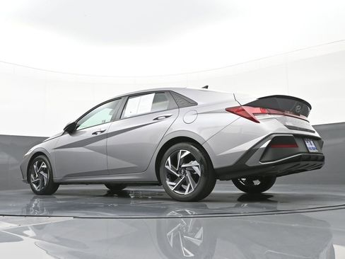 Certified 2025 Hyundai Elantra Sport image 43