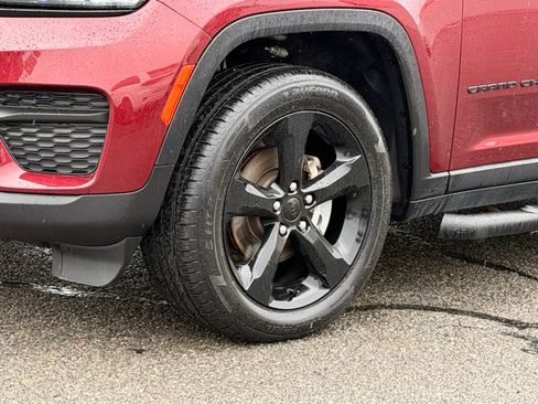 Used 2024 Jeep Grand Cherokee Altitude image 23