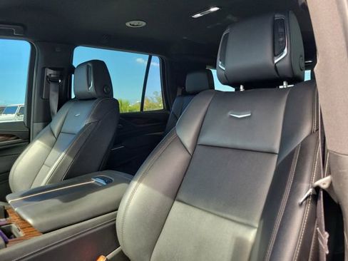 Certified 2023 Cadillac Escalade Luxury RWD image 23
