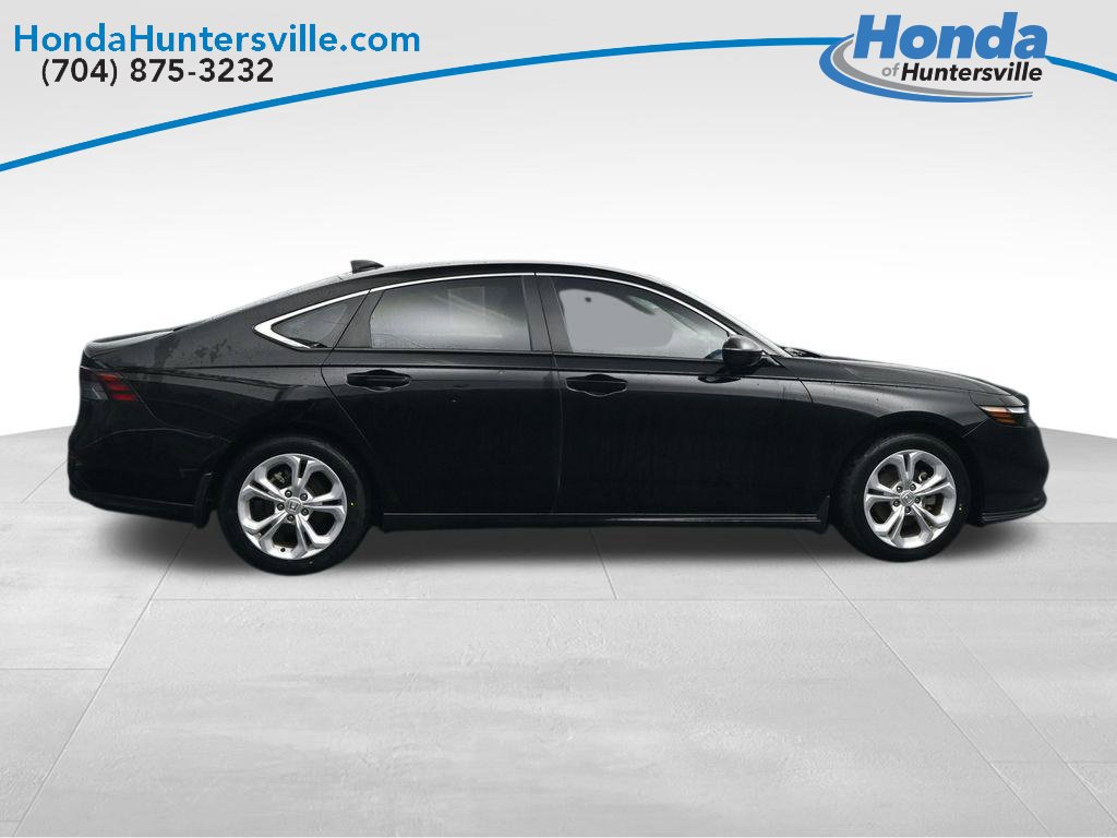 Used 2025 Honda Accord LX image 9