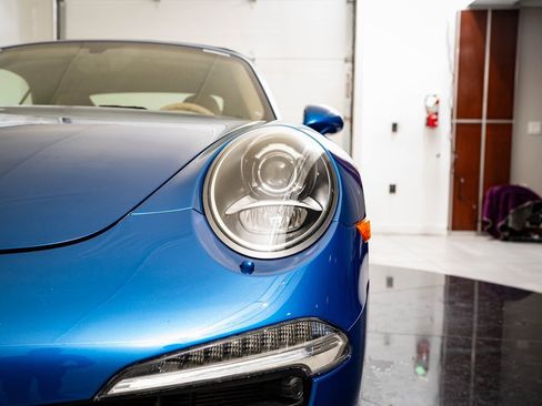 Used 2015 Porsche 911 Carrera S image 14