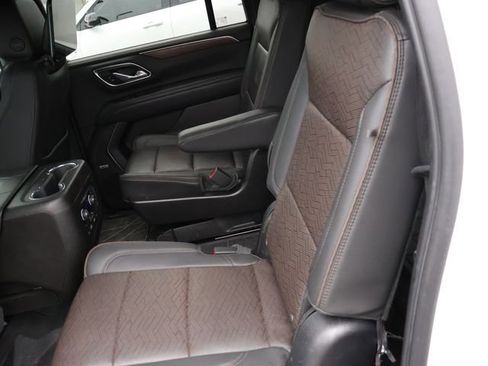 Used 2021 Chevrolet Suburban High Country image 12