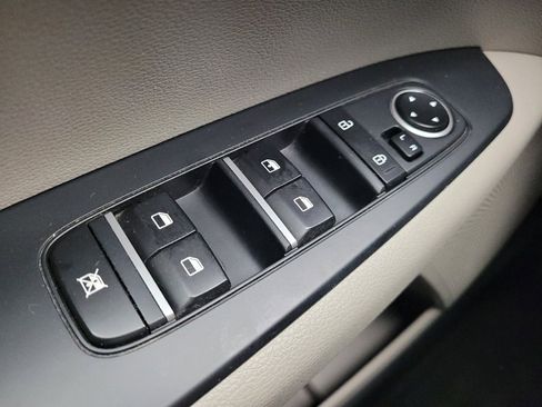 Used 2019 Kia Forte LXS FWD image 27