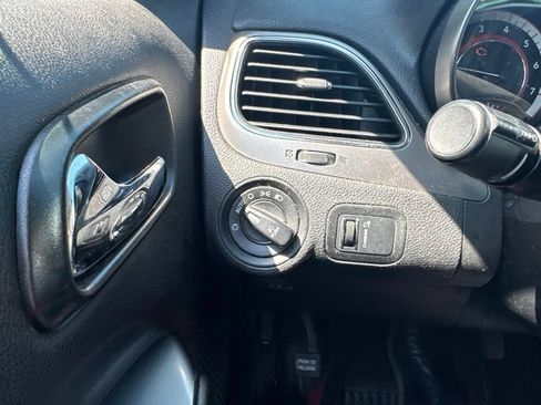 Used 2016 Dodge Journey Crossroad FWD image 3